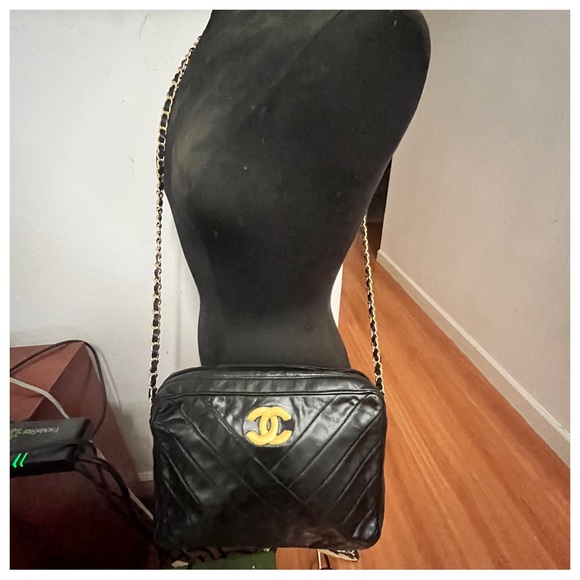 Authentic Vintage Chanel Black Leather Women Shoulder Handbag - Picture 14 of 14